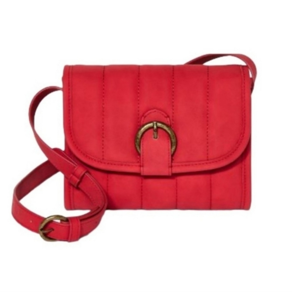 Universal Thread Buckle flap Quilted Crossbody bag Red